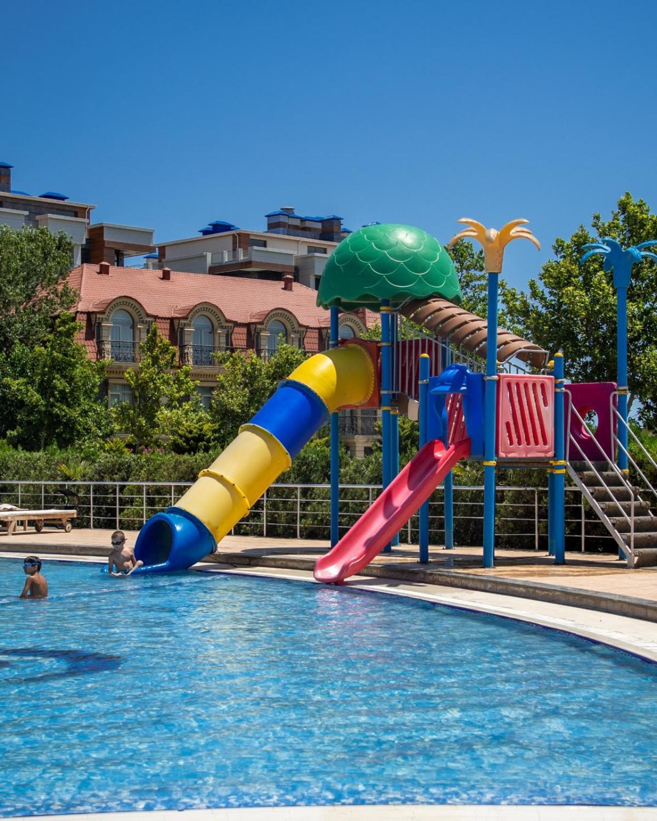 Green City Resort Hotel Baku Exterior foto